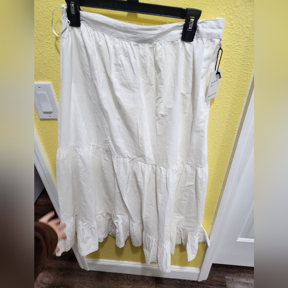 Brand new white skirt